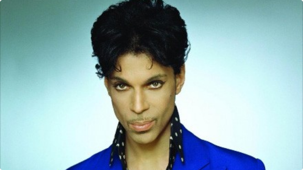 Ο «μικρός Πρίγκιπας»  αποχαιρετά τον Prince με έναν ξεχωριστό τρόπο (ΦΩΤΟ)