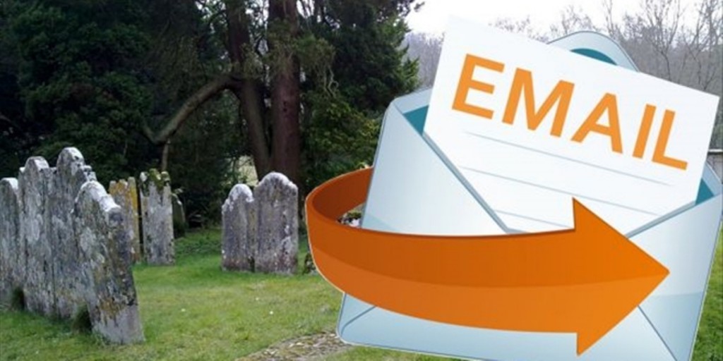 Σοκ! Έλαβε email από τον πεθαμένο πατέρα του: «Γεια σου γιε μου, σου μιλάω από τον τάφο»