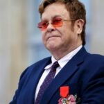 Έλτον Τζον: “Παλεύει και συνεχίζει”