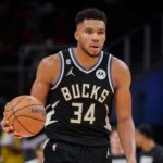 Γιάννης Αντετοκούνμπο: Εκτός δράσης από τους Μπακς για 4-6 εβδομάδες