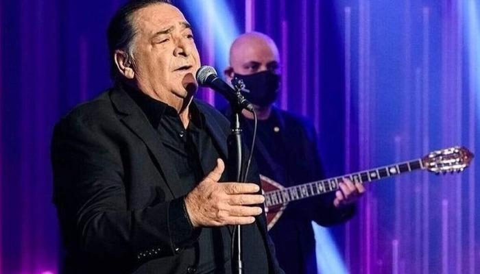 Ο Βασίλης Καρράς περνά μια περιπέτεια με την υγεία του. Ωστόσο, τα τελευταία 24ωρα, fake news που διακινήθηκαν στο διαδίκτυο έκαναν λόγο ότι ο δημοφιλής τραγουδιστής έφυγε από τη ζωή.