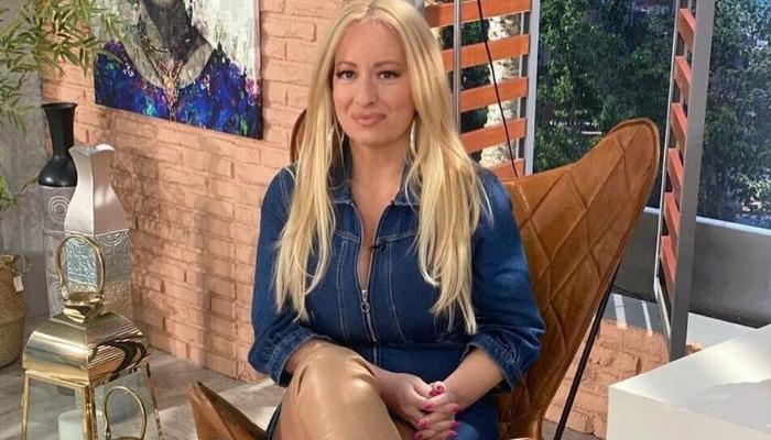 Η Αφροδίτη Γραμμέλη από τον αέρα του Mega Καλημέρα, θέλησε να σχολιάσει την έντονη ενόχληση της Τζένης Μπαλατσινού για τα δημοσιεύματα που είχαν σαν στόχο την κόρη της.