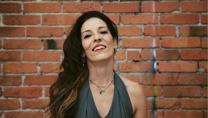 Η Αθηνά Μάξιμου μίλησε στην κάμερα της εκπομπής Breakfast@star, όπου ρωτήθηκε για τη συμμετοχή της στη μεγάλη παραγωγή του ΣΚΑΪ “Οι Πανθέοι” και τις φήμες που κυκλοφορούν το τελευταίο διάστημα περί μεταφοράς της στη ζώνη του Σαββατοκύριακου λόγω χαμηλής τηλεθέασης.