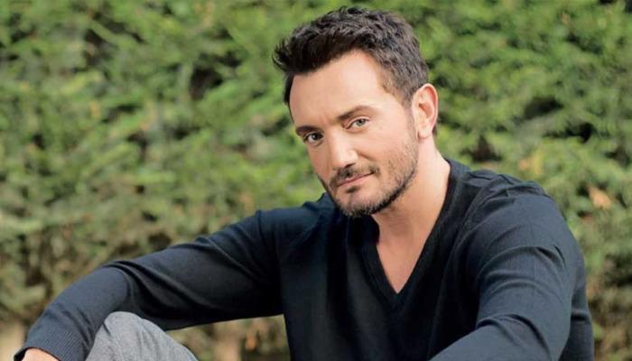 Ο Χρήστος Μενιδιάτης μίλησε στην εκπομπή Πάμε Δανάη και τον Αντώνη Λαγουδάκη. Ο τραγουδιστής μίλησε για το νέο του τραγούδι, τη σχέση του με τη σύζυγό του, αλλά και για τον πατέρα του.