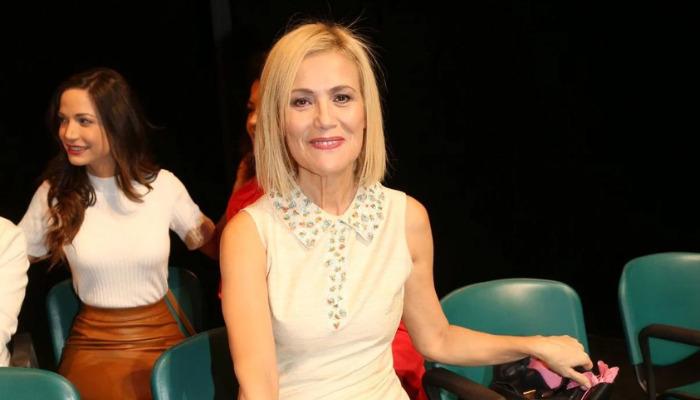 Η Κωνσταντίνα Μιχαήλ βρέθηκε καλεσμένη στην εκπομπή Happy Day. Η γνωστή ηθοποιός συνομίλησε με τη Σταματίνα Τσιμτσιλή και μεταξύ άλλων αναφέρθηκε στις γυμνές φωτογραφίες που λαμβάνει στα social media αλλά και την κριτική που δέχονται συχνά τα δημόσια πρόσωπα στις τοποθετήσεις τους.