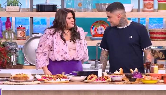 Στο αέρα του Πάμε Δανάη, ο Άρης Καβατζίκης με μια του πρόταση έφερε αμηχανία. Συγκεκριμένα ρώτησε αν η Δανάη Μπάρκα και ο Τίμος Ζαχαράτος έχουν σκεφτεί να συγκατοικήσουν.