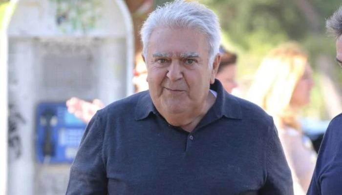 Ο Πασχάλης Τερζής έκανε παρέμβαση στην εκπομπή Super Κατερίνα. Την ώρα που βρισκόταν στο πλατό ο Αργύρης Παπαργυρόπουλος.