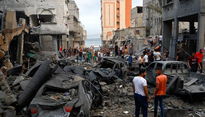 Πλησιάζει η ώρα της μεγάλης, “σαρωτικής”, όπως τη χαρακτήρισε ο Ισραηλινός πρωθυπουργός Νετανιάχου, χερσαίας επίθεσης του Ισραήλ κατά της Χαμάς όπως όλα δείχνουν. “Η Γάζα δεν θα είναι πια ίδια” δήλωσε ο Ισραηλινός πρωθυπουργός, “το ISIS της Γάζας θα εξαλειφθεί από προσώπου γης” είπε ο Ισραηλινός υπουργός Άμυνας.