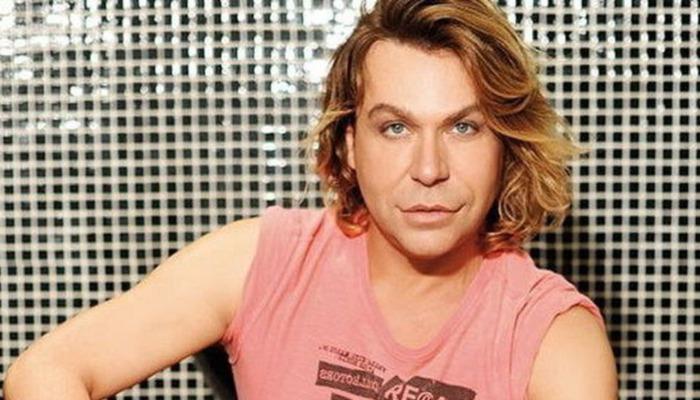 Μια ακόμα προσθήκη στο παρά ένα της πρεμιέρας του I am Celebrity. Ο Τρύφωνας Σαμαράς πάει στον Άγιο Δομίνικο για να ταράξει τα εξωτικά νερά, του νέου reality του ΣΚΑΪ.