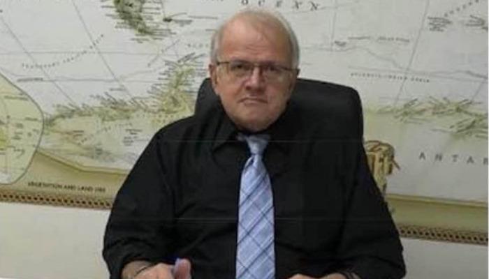 Ο έμπειρος σεισμολόγος Άκης Τσελέντης γεννήθηκε στο Ζαΐρ της Αφρικής, σπούδασε φυσικός στο πανεπιστήμιο και στη συνέχεια έκανε το Μaster του στο Πανεπιστήμιο Leeds της Αγγλίας.