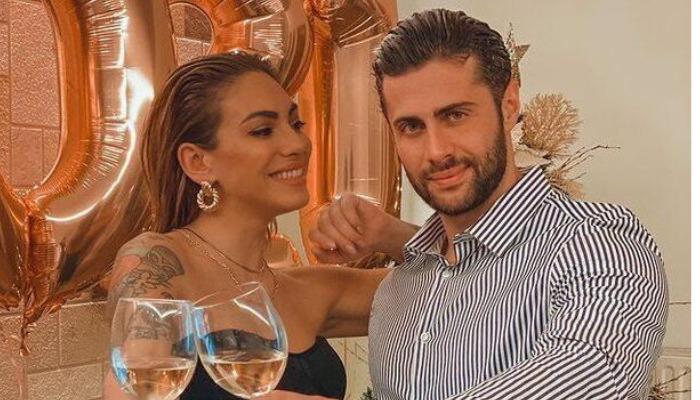 Ο Κωνσταντίνος Βασάλος μίλησε στην έξοδο του από την εκπομπή Χαμογέλα και Πάλι, στις κάμερες των τηλεοπτικών εκπομπών.