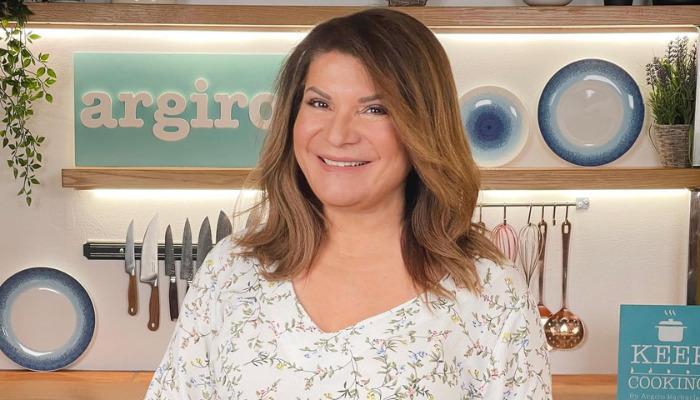 Η Αργυρώ Μπαρμπαρίγου μίλησε στην κάμερα του Breakfast@star. Η δημοφιλής σεφ μίλησε για τον λόγο που δεν ξεκίνησε ακόμα να βρίσκεται στην εκπομπή της Ελένης Μενεγάκη, την εισβολή της στη Γη της Ελιάς στο Mega και τη φιλία της με τον Γιώργο Λιάγκα.