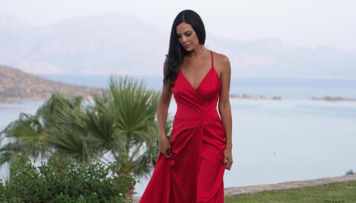 Ποινική δίωξη σε βαθμό κακουργήματος ασκήθηκε σήμερα στην Εύη Βατίδου σχετικά με την εμπλοκή της σε τροχαίο περιστατικό στην Γλυφάδα, τη νύχτα του Σαββάτου.