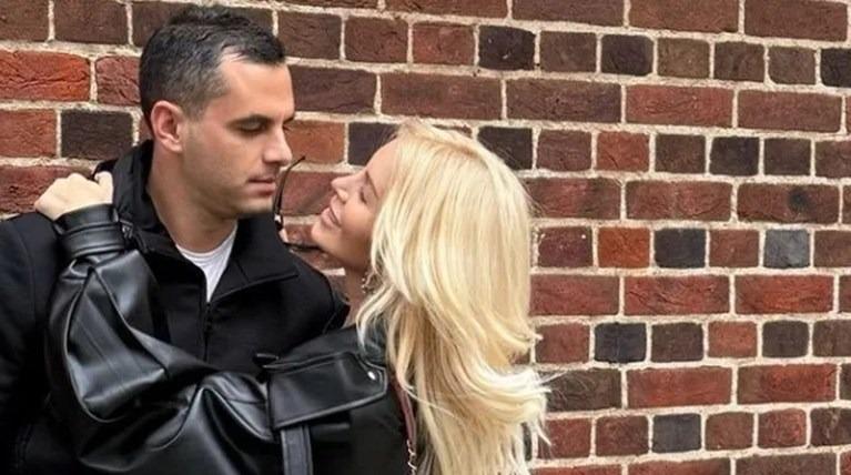 H Κατερίνα Καινούργιου σε ταβέρνα με τον σύντροφό της