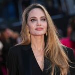 Αντζελίνα Τζολί: Το εξώπλατο που αποκάλυψε τα μεγάλα τατουάζ