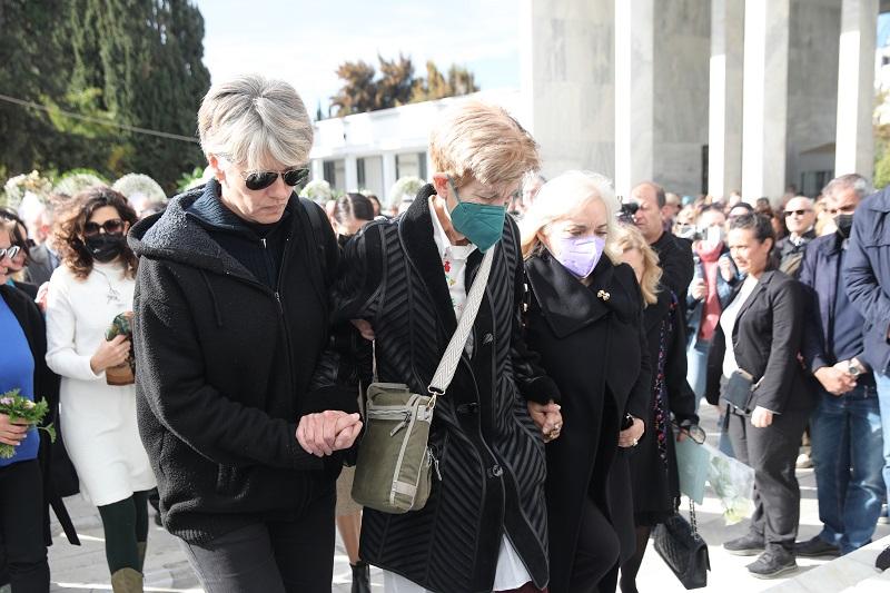 Αντίο στον Μανούσο Μανουσάκη