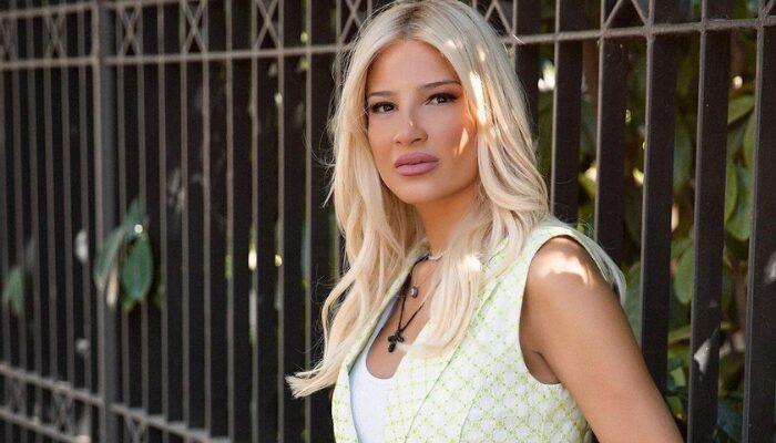 Φαίη Σκορδά: “Πήρα τηλέφωνο την Ελίνα Παπίλα…”