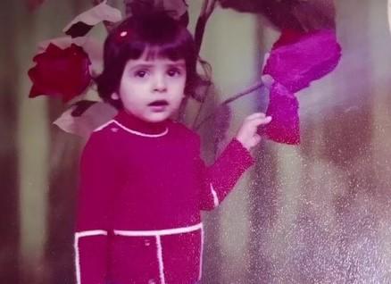 Η πιτσιρίκα που έπλαθε ιστορίες