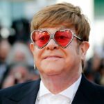 Έξαλλος ο Έλτον Τζον: «Το αεροπλάνο μου περιμένει»