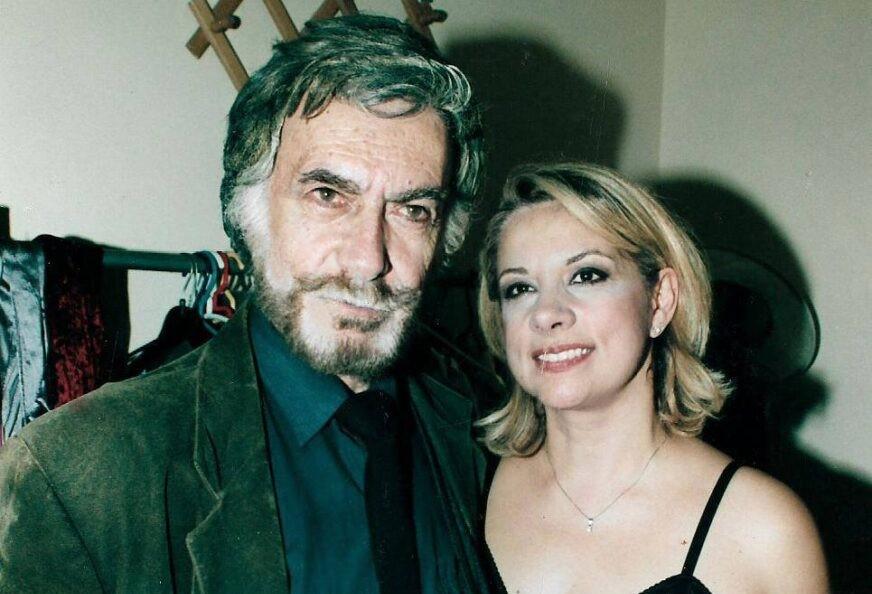 Ανατριχιάζει η Άννα Αδριανού: Ο πατέρας μου με οδηγεί στο φως