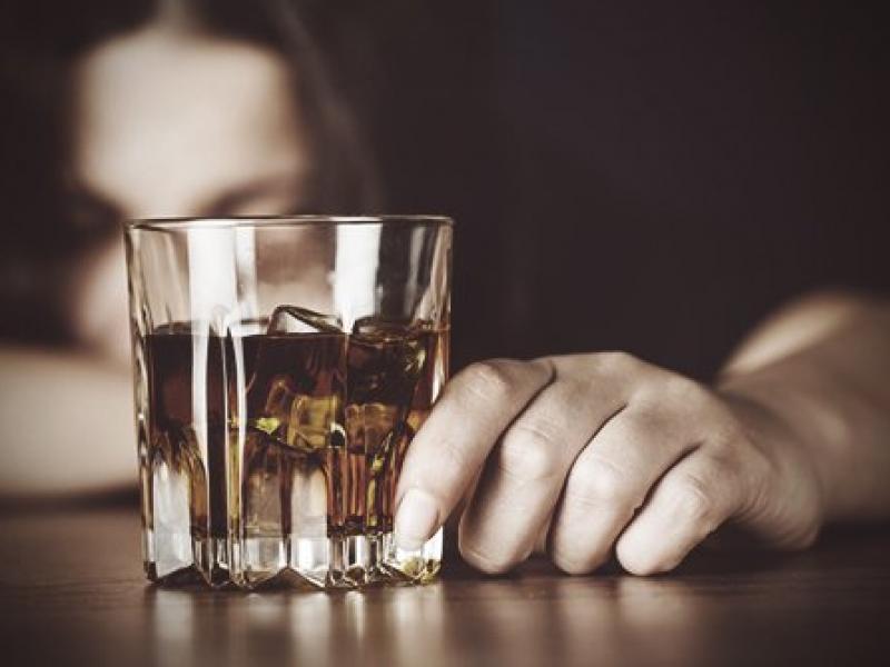 Σαντορίνη: 17χρονη κατέρρευσε από κατανάλωση αλκοόλ