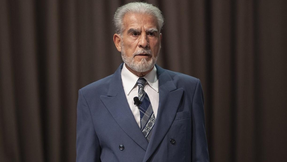 Χάρης Εμμανουήλ: Έχω μείνει μακριά από την "καμαρινίλα"