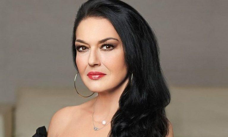 Ελένη Φιλίνη: Έχω νιώσει στην πλάτη στιλέτα ολόκληρα