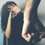 Βίντεο-σοκ με περιστατικό βίας έξω από τον ΣΚΑΪ