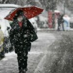 Καιρός: Βαθύ βαρομετρικό χαμηλό σαρώνει τη χώρα