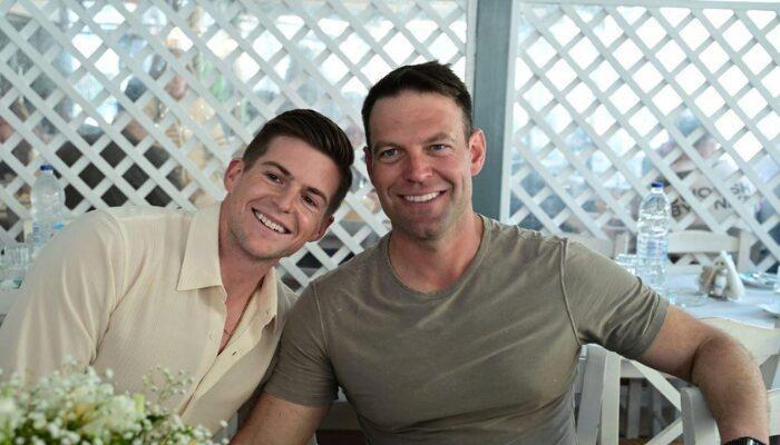 Στέφανος Κασσελάκης – Τάιλερ Μακμπέθ: Μετακόμισαν στο νέο τους σπίτι