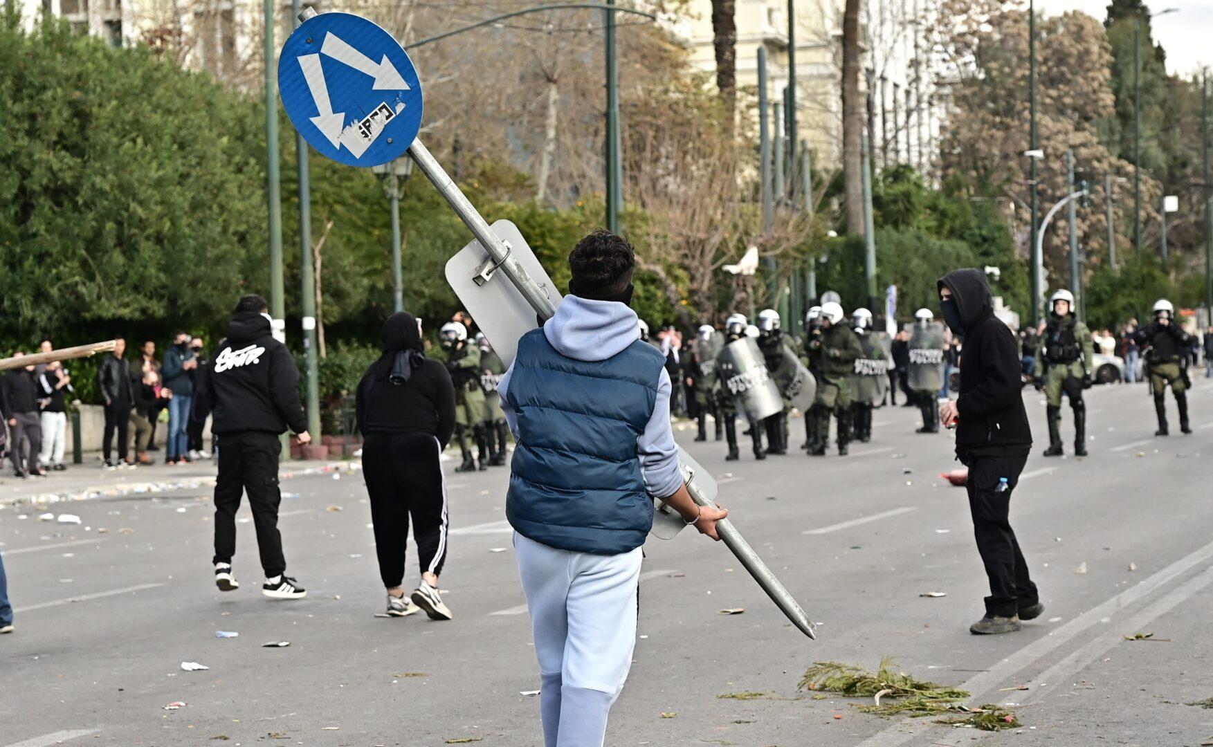 προσαγωγές