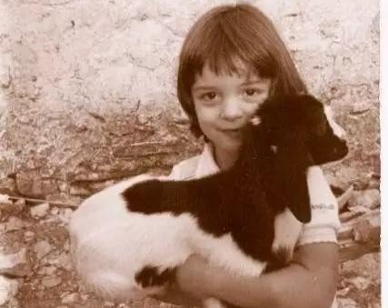 Ποιο είναι το χαριτωμένο κοριτσάκι;
