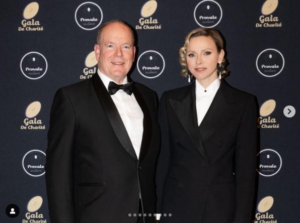 "Ίδια η Γκρέις Κέλι" η πριγκίπισσα Σαρλίν