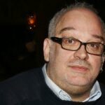 Γιώργος Μουκίδης: Μου λέει “είμαι AI” και του είπα “θα σε βάλω στο ψυγείο”