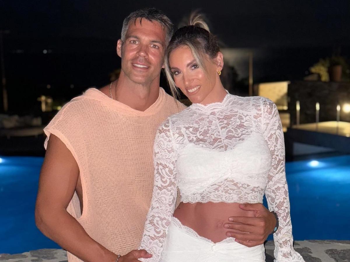 Μαθαίνει ελληνικά για να επικοινωνεί καλύτερα με την Αθηνά Οικονομάκου