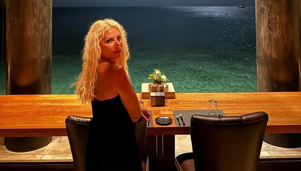 Ρομαντική απόδραση για την Ελένη Μενεγάκη και τον Μάκη της σε εξωτικό παράδεισο