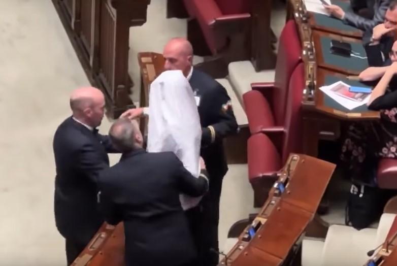 Βουλευτής... φάντασμα στην ιταλική βουλή
