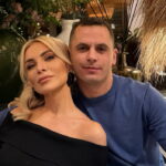 Η Καινούργιου στο μεροκάματο και ο Κουτσουμπής στη Μύκονο!