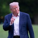 Ντόναλντ Τραμπ: Αιφνιδιαστική αύξηση των παγκόσμιων δασμών στο 15%