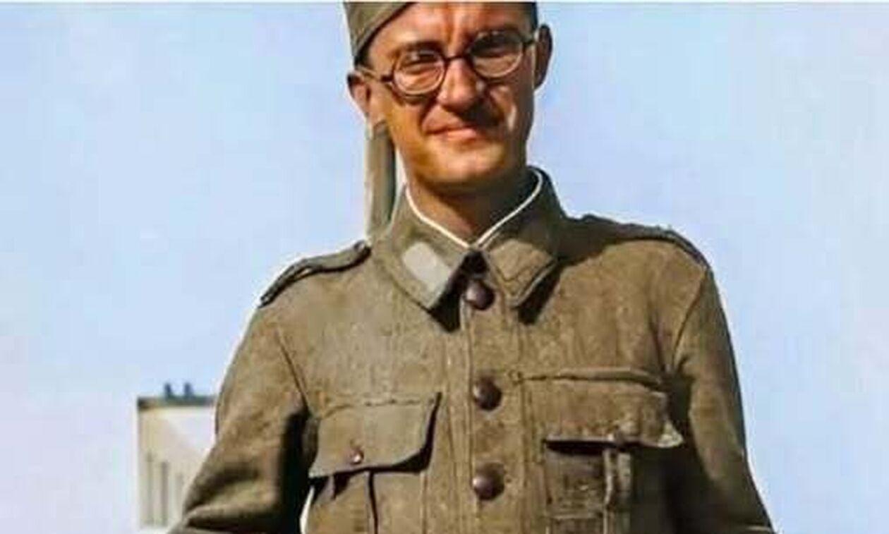 Ο φαντάρος Ντίνος Ηλιόπουλος