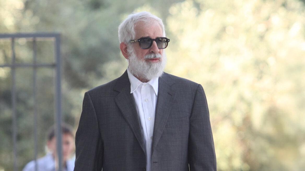 Πέτρος Φιλιππίδης: Ολοκληρώθηκε η απολογία του - “Mην με πετάτε στα σκουπίδια”Πέτρος Φιλιππίδης: Ολοκληρώθηκε η απολογία του - “Mην με πετάτε στα σκουπίδια”