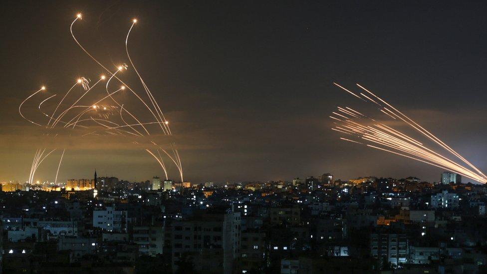 Το Iron Dome λυγίζει