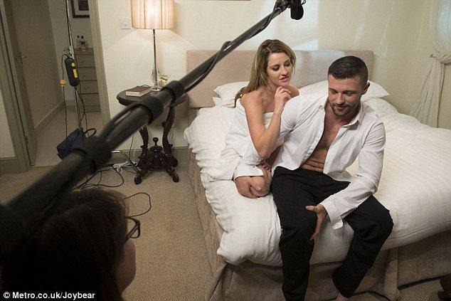 Η βιομηχανία του πορνό, τα δισεκατομμύρια και τα σκοτεινά μυστικά της