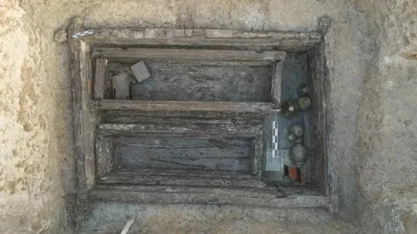 Στο φως σπάνιος τάφος 1800 ετών!