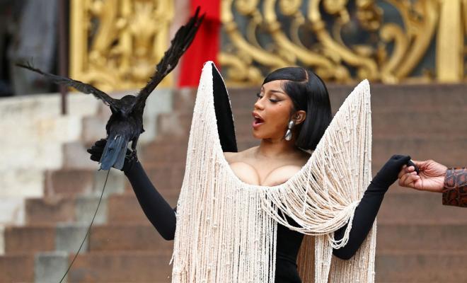 Paris Fashion Week: Η υψηλή ραπτική ζωντανεύει στην Πόλη του Φωτός