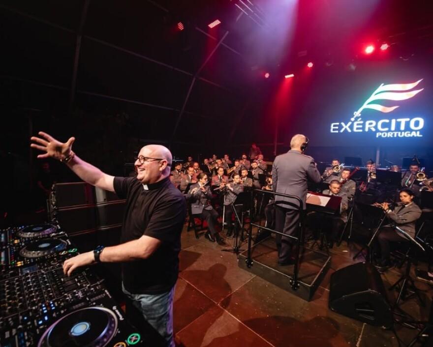 dj