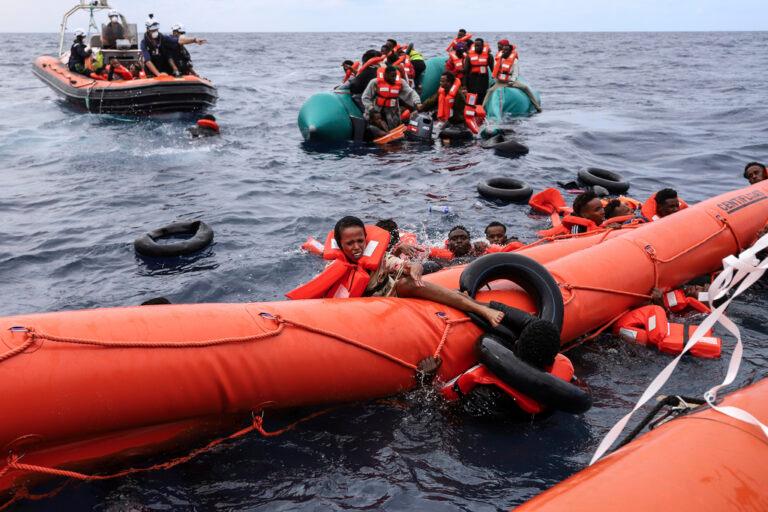 Λιβύη: Το σκοτεινό δίκτυο της διακίνησης ανθρώπων