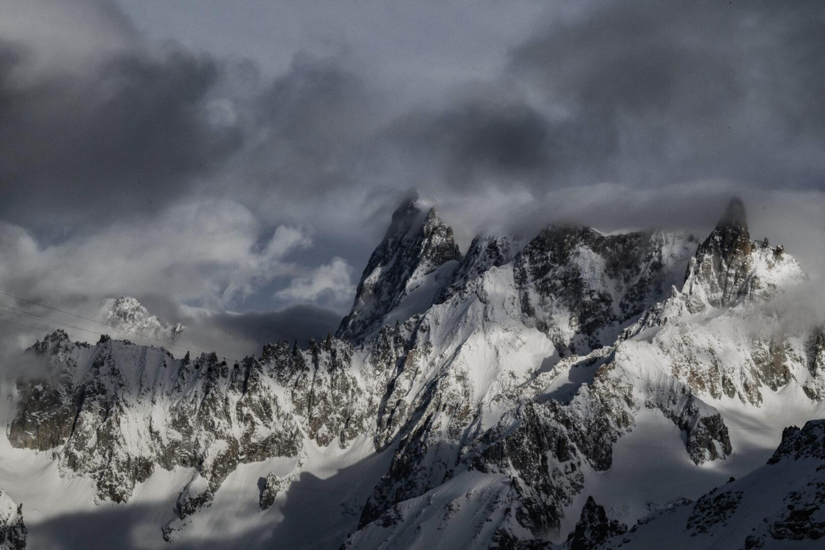 Η Γη ξυπνάει: Οι παγετώνες λιώνουν, οι σεισμοί ξεσπούν