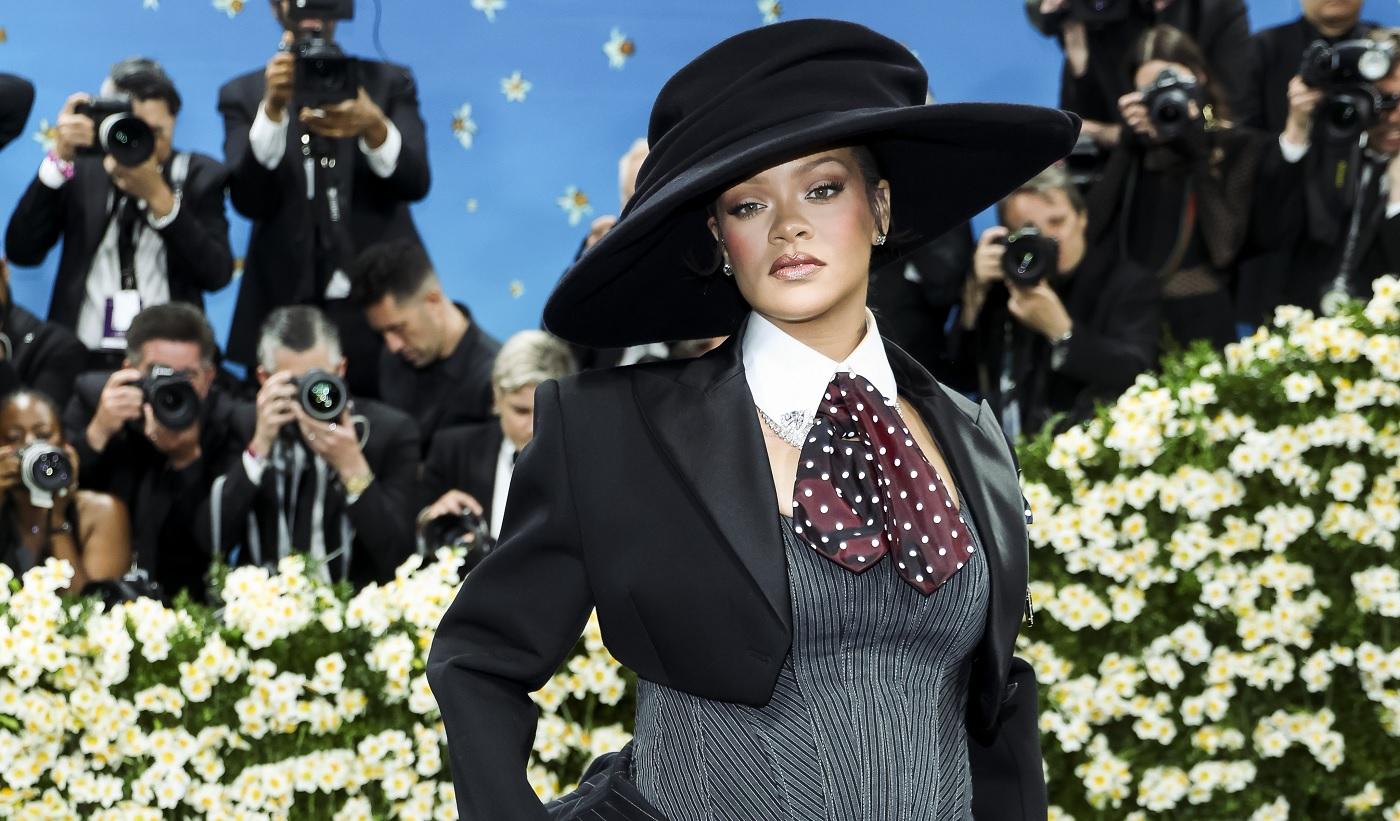 Η Ριάνα και η οικογενειακή εμφάνιση στην πρεμιέρα των "Στρουμφ"