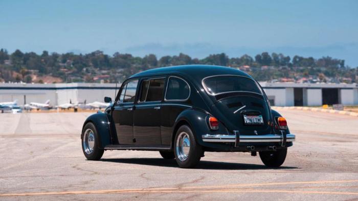 Το θρυλικό volkswagen beetle-λιμουζίνα του Τζον Γουέιν βγαίνει στο σφυρί!